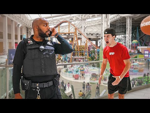 Screaming Prank in World’s Biggest Mall