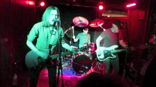 Juliana Hatfield Wonders "Why"