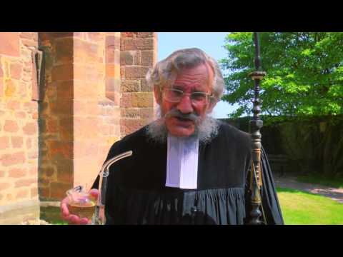 In der Pfalz geht der Pfarrer mit der Pfeife in die Kirche