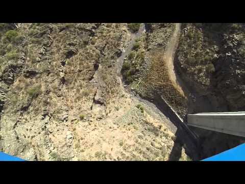 Oscar backflip plano de espalda