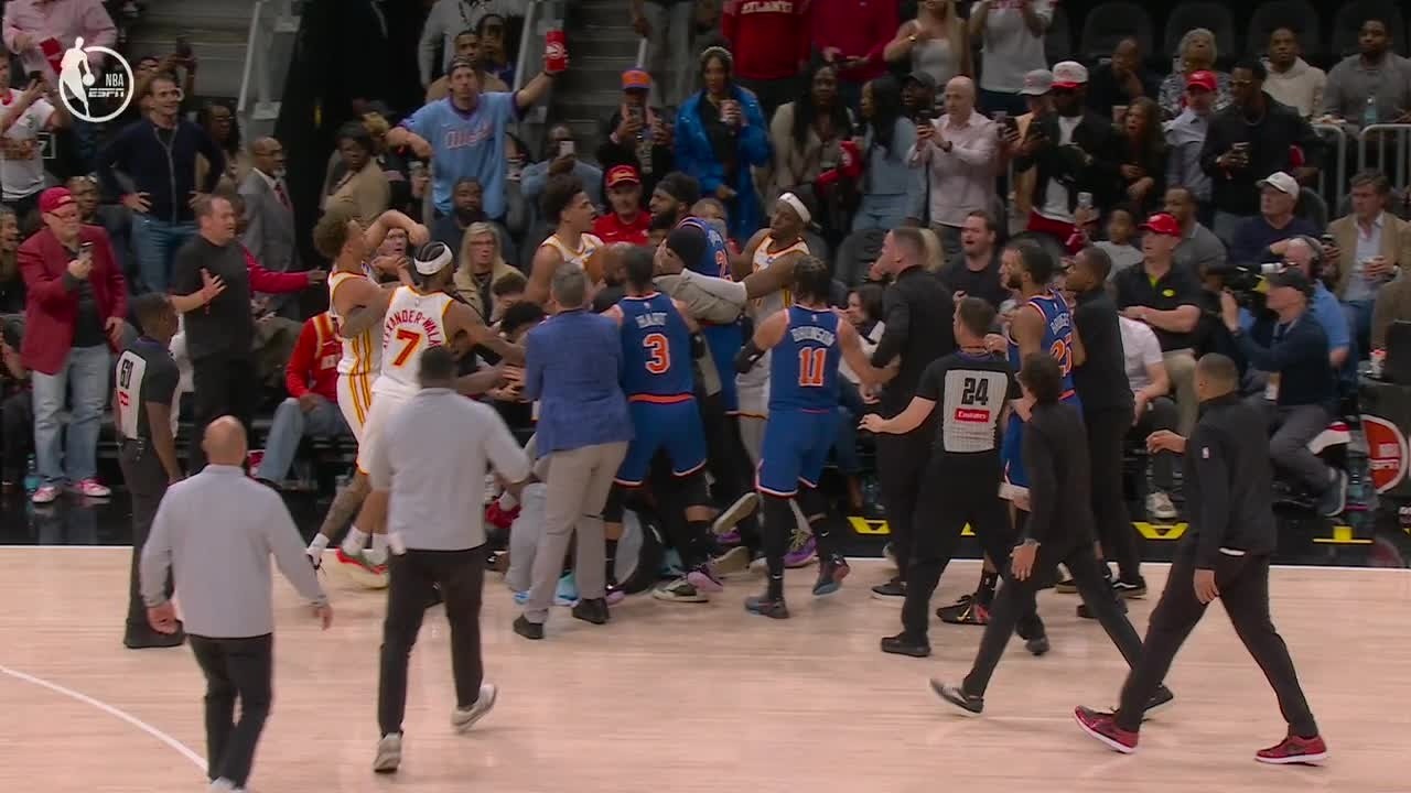 TENSIONS BOIL OVER 😳 Hawks & Knicks separated after Atlanta goes down by 50 😳 | NBA on ESPN