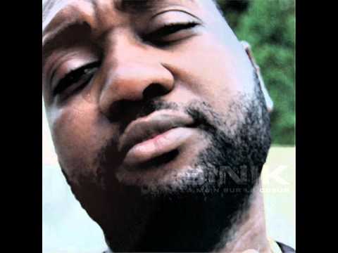 CLASH ZOXEA CRUCIFIE SINIK SUR LE TITRE PIERRE TOMBALE