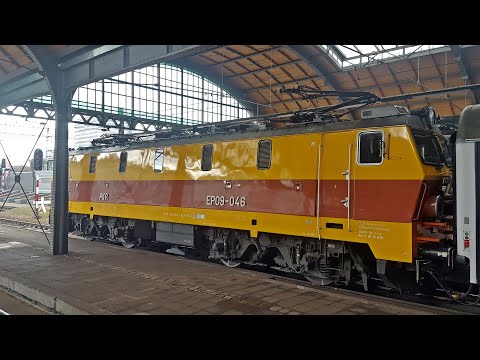 Pesa ELF2 48WEc-030 KD z Os 69315/4 DKA do Jelcza-Laskowic i EP09-046 z IC 3514/5 Artus do Gdyni.