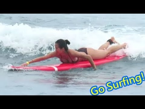 【放肆一夏】烏石港衝浪 美女比基尼泳衣 戶外運動sport  pretty girls with bikini go surfing on the beach of Taiwan