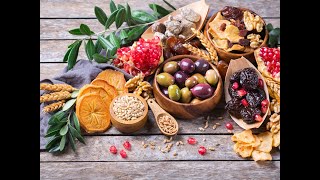 לחגוג את החיים – לחגוג את טו בשבט – מיכי יוספי – טו בשבט תשפ"ה (הרב יחיאל מיכאל יוספי) - התמונה מוצגת ישירות מתוך אתר האינטרנט יוטיוב. זכויות היוצרים בתמונה שייכות ליוצרה. קישור קרדיט למקור התוכן נמצא בתוך דף הסרטון