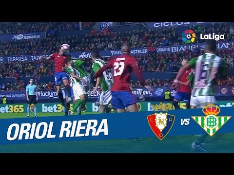Cabezazo de Oriol Riera que Felipe despeja bajo palo