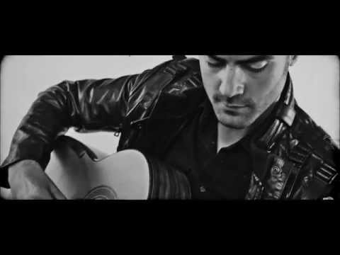 Miloš Karadaglić - Blackbird (Beatles cover)