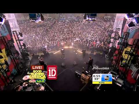 One Direction performs Kiss You   GMA 26 11 13