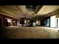 ABANDONED MALL With Power Found Creepy Statues