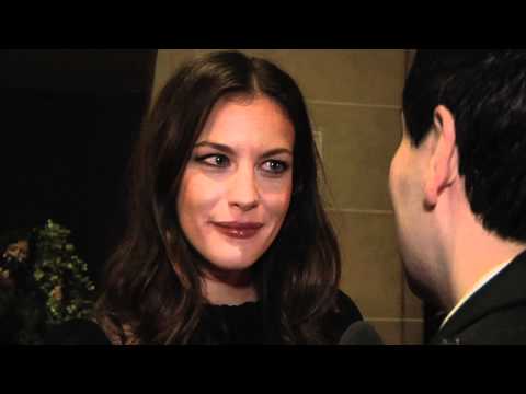 Liv Tyler Sings Her Daddy's Song