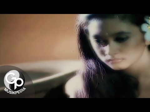 Nafa Urbach - Tiada Dusta Dihatiku (Official Music Video)