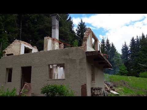 rušenje dimnika    the demolition of the chimney