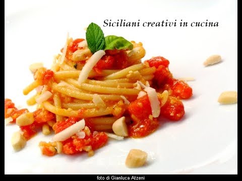 Siciliani Creativi - Pasta con il pesto alla trapanese, ricetta siciliana - Raw sicilian pesto