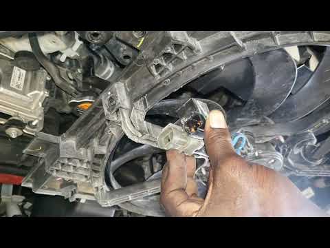 Nissan versa note radiator fan / cooling fan replacement