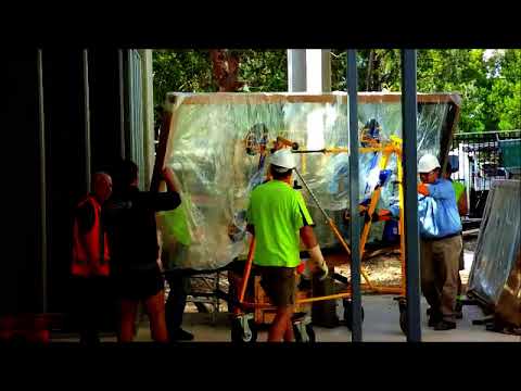Nomad 880 — Transporting Glazed Unit
