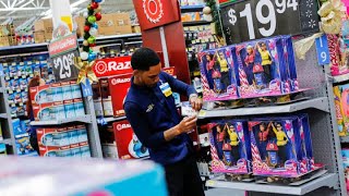 Why Walmart is going out of its way to hire more teenagers