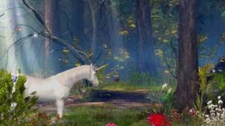 Pieni tytön tylleröinen