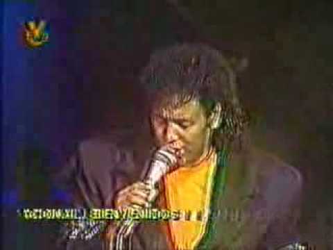 Altamira Banda Show - Antologia de Caricias (Presentacion de TV Sabado Sensacional)