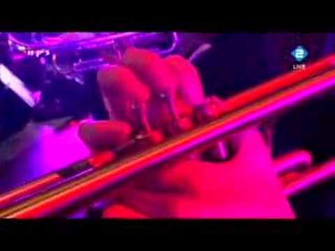 voicst - Everyday I Work On The Road (live @ Uitmarkt 2007)