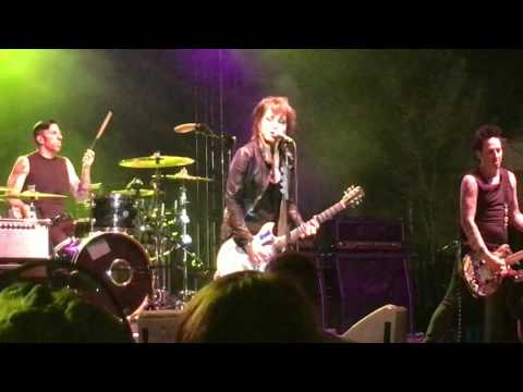 Joan Jett and the Blackhearts - Light of Day - 9/2/16