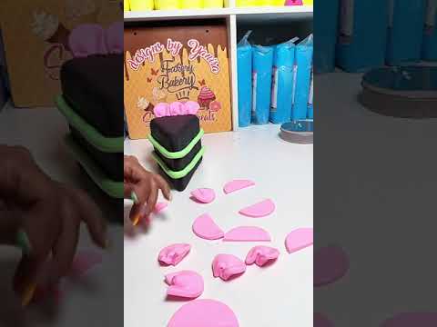 Halloween cake slice #fakebake #designsbyyanira