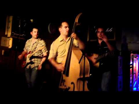 Travis Mann Band - That's Alright Mama (Elvis Presley Cover)