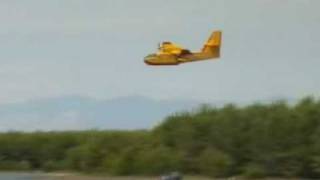preview picture of video 'Loeschflugzeug Kanader Vrsi Mulo'
