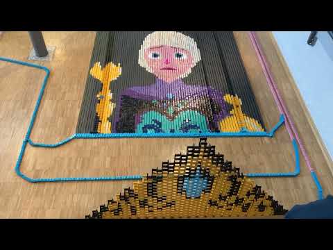 Frozen in 180.000 dominoes