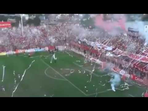 "Vídeo que vieron los jugadores de San Martín de Tucumán antes de la final ante Unión Aconquija." Barra: La Banda del Camion &bull; Club: San Martín de Tucumán