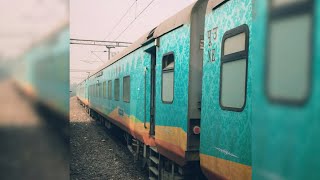 preview picture of video 'Beautiful Humsafar Express | ANVT-GKP Humsafar | arriving SFH for an unscheduled halt || IR ||'