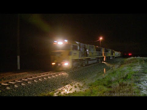 6SK1 Southern Shorthaul Railroad Grain Train With  SSR101 & SSR102 - PoathTV Australian Railways