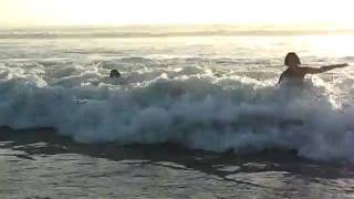 preview picture of video 'En la playa de Maitencillo'