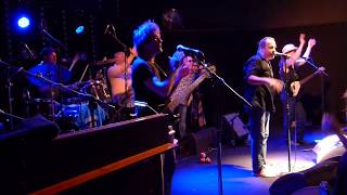 SOUTHSIDE JOHNNY : Encore ,"Sherry Darling" "Having a party".  Paris. 2017