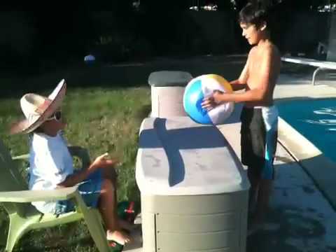 The annoying taco seller