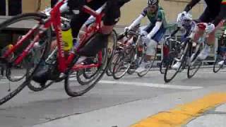 preview picture of video 'Mens criterium on Madison's Capitol Square'