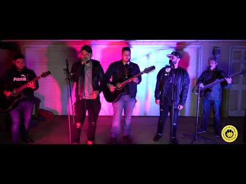 BAJO CONTROL -  Se Les Pelo Baltazar (En Vivo)