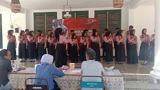 Download lagu JUARA 2 SMPN 1 PANGGUL PADUAN SUARA LAGU GUGUR BUNGA Tahun 2024 mp3