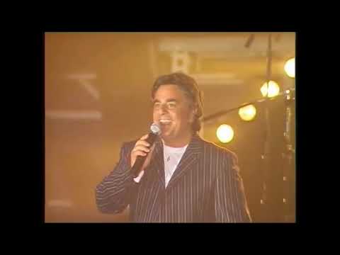 Carmelo Zappulla in concerto al Teatro Palapartenope di Napoli