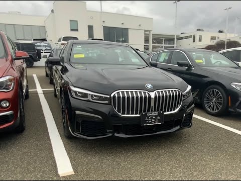 2021 BMW 750i XDrive Sedan walkaround and horn