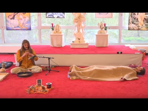 Live Schamanische Yogastunde mit Sumitra - 16:15 Uhr 02.04.2020