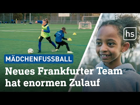 Trainer überrascht: Viele Mädchen aus ganz Frankfurt bei Fußball-Training | hessenschau
