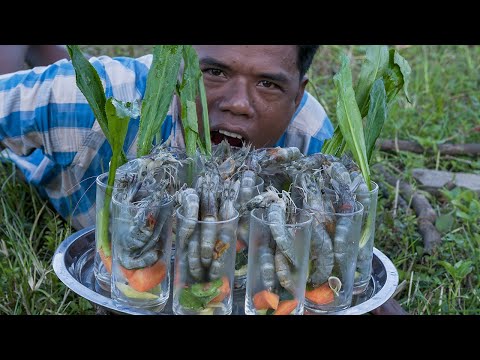 Technique Style Cooking Black Soup Shrimp Recipe in Glass - Method Food in Village