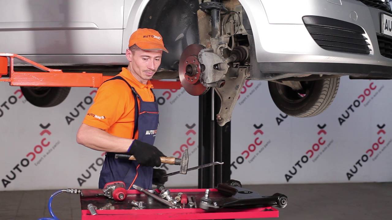 Hoe voorste onderste arm vervangen bij een Opel Astra H Caravan – vervangingshandleiding