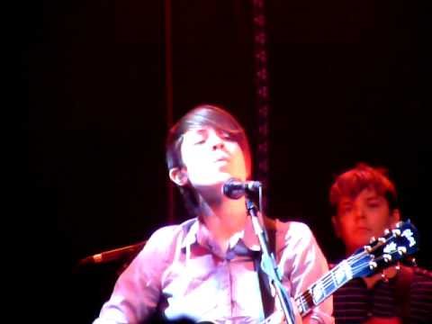 Tegan and Sara - Walking with a Ghost