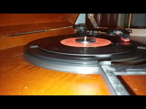Peaches & Herb- "Shake Your Groove Thing" (45 RPM)