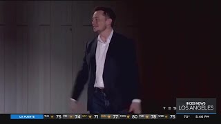Elon Musk offers $43 billion to buy Twitter