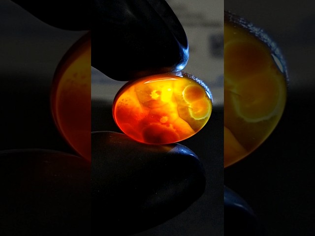 حجر العقيق الطبيعي مفحوص بشهادة مختبر