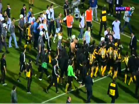 Santos libertadores 2011 Briga Santos x Peñarol