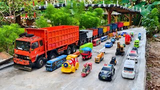 Download lagu WADIDAU !!! Mobil Truk Tronton Panjang Bongkar Mainan Mobil Mobilan Truk Molen, Truk Mixer, Ambulan mp3 Download lagu WADIDAU !!! Mobil Truk Tronton Panjang Bongkar Mainan Mobil Mobilan Truk Molen, Truk Mixer, Ambulan mp3