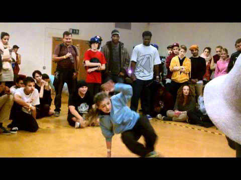 Da B-boy/girl Cyphers - Birmingham Breakfest 2011 (16